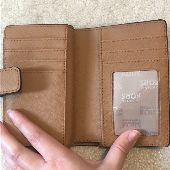 Michael kors wallet - Picture 3 of 4